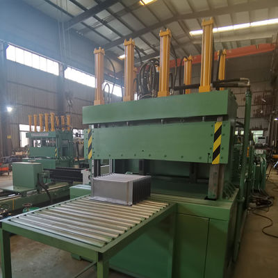 Aleta ondulada automática que forma a máquina para o tanque de óleo do transformador