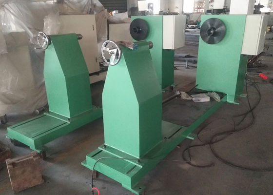 Máquina de enrolar bobinas de transformadores semiautomática