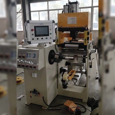 Máquina automática de enrolar folhas de 200 mm com soldagem a pressão fria para fabricação de bobinas de transformadores