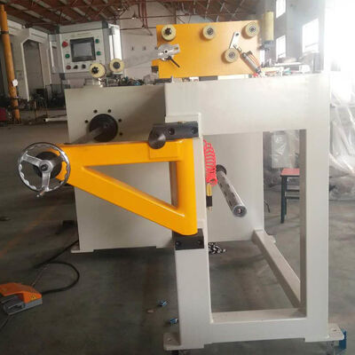 Máquina de enrolamento de bobina de transformador de largura transversal máxima de 800 mm com sistema de controle PLC e servomotor de 0,75KW